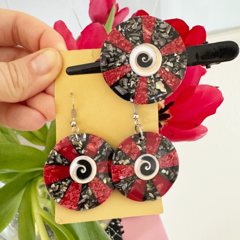 Unique Vintage Round Shape Red&Black Sea Shell Earrings and Hairpin
